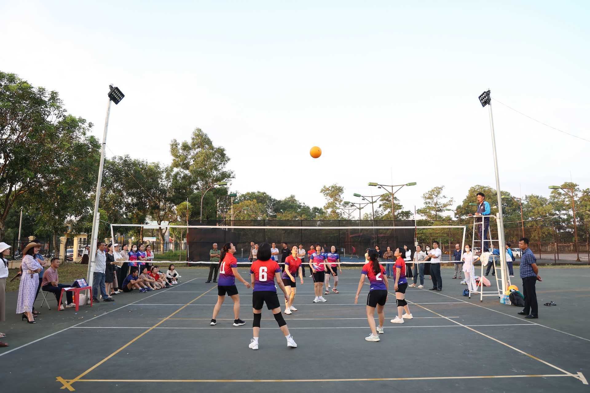 Giải bóng chuyền hơi viên chức, người lao động năm học 2025–2026